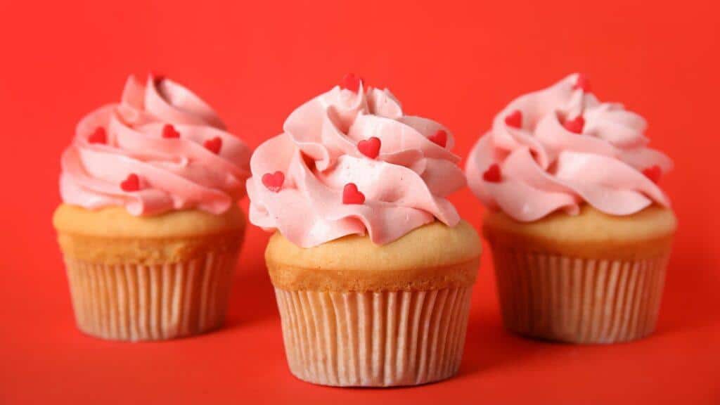 confectionery valentines cupcakes