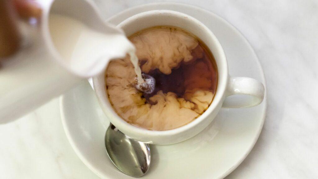 milk-poured-in-coffee