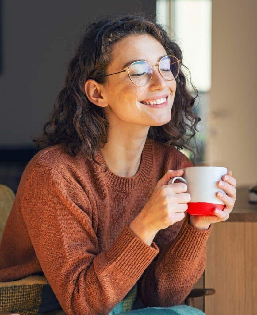 woman drinking coffee