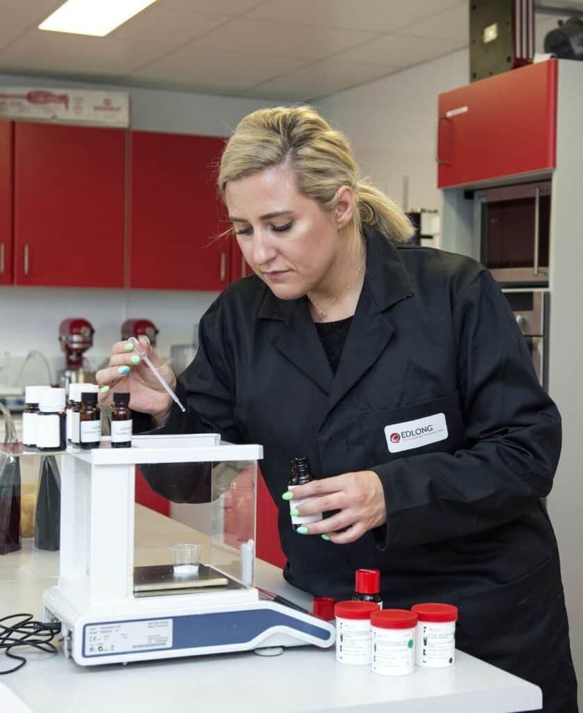 edlong_food_scientist_working_at_lab