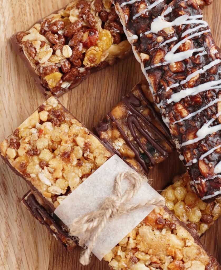 chocolate drizzled granola bar