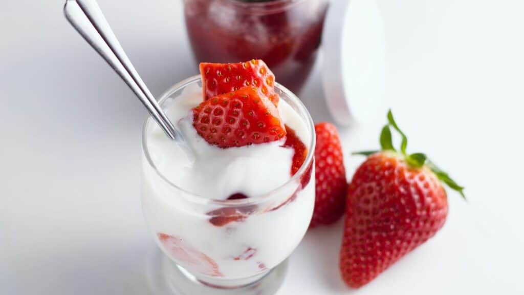 strawberries-and-yogurt
