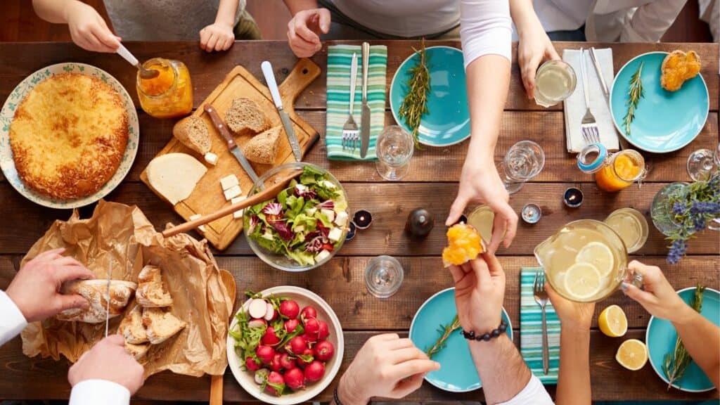dinner-food-table