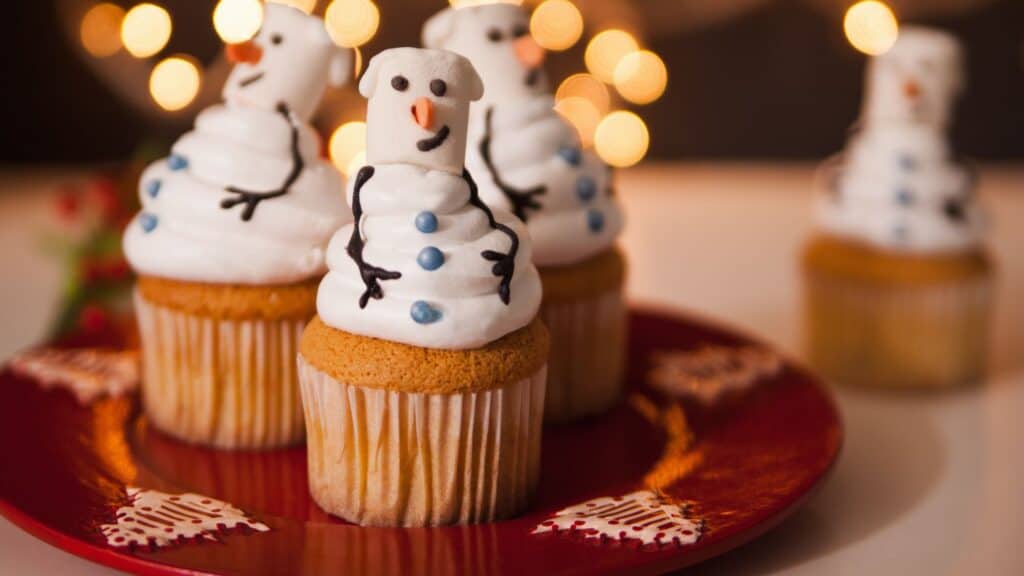 snowman-cupcakes